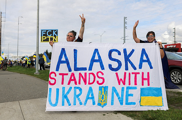 Ruská delegace je na Aljašce, v Anchorage se protestovalo na podporu Ukrajiny