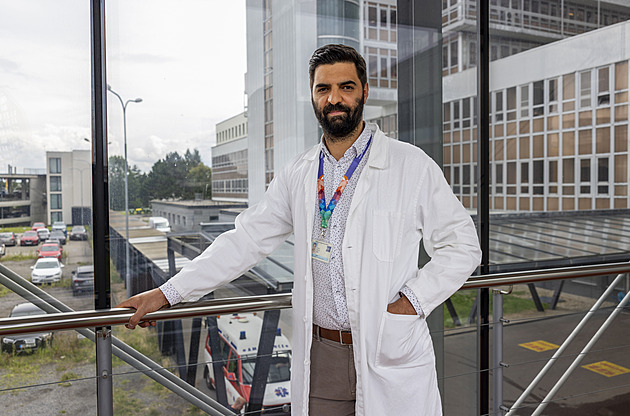 Za rakovinu mohou i mikroplasty, téměř půlce nádorů lze předcházet, říká onkolog