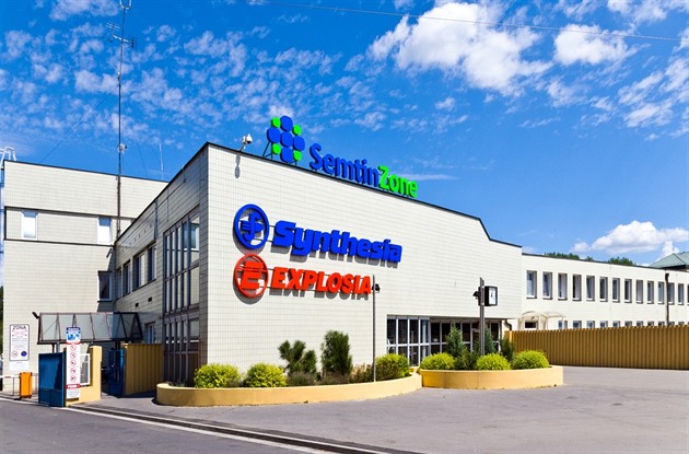 Výbuch v pardubické Synthesii. Při havárii se zranili tři lidé