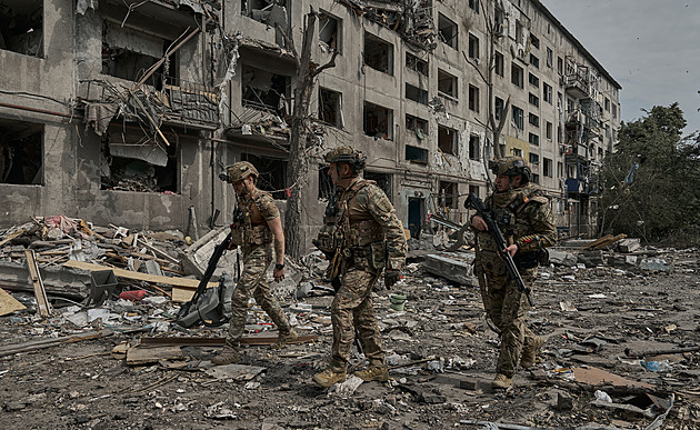 Rusové před jednáním buší do ukrajinské obrany, chtějí celou Doněckou oblast