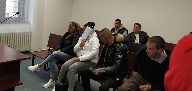 Vykořisťovaní Češi v Británii: ve čtveřici obžalovaných padl jediný trest