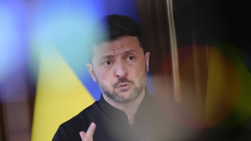 ON-LINE: Zelenskyj souhlasí se schůzkou s Putinem a Trumpem. Do USA poletí v pondělí