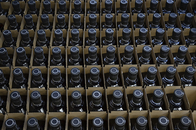 Americký bourbon bojuje o přežití, Trumpova cla ho posílají ke dnu