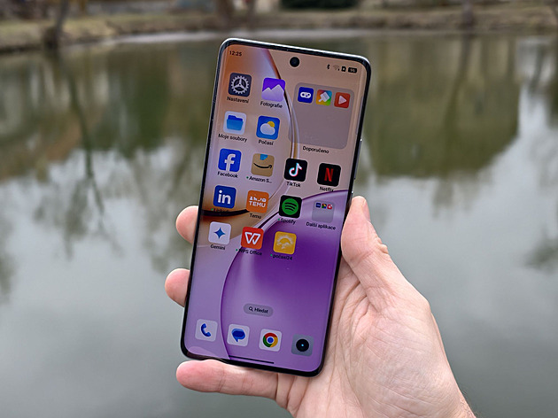 Příjemně nás překvapil, ale pak přišly kompromisy. Test Realme 14 Pro