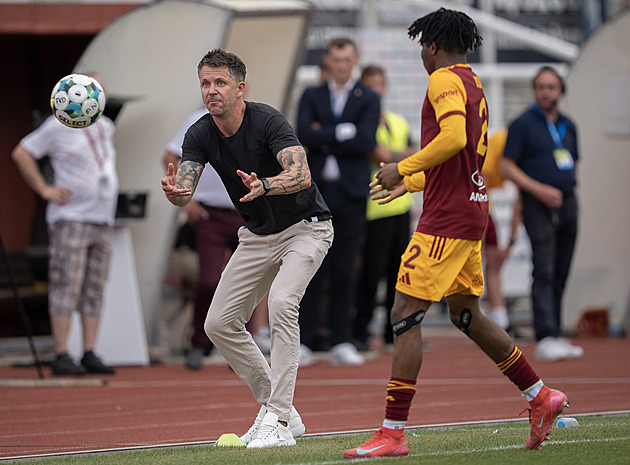 Po Plzni dvě plzně. Tři body jsou nadplán, ale žádnou euforii necítíme, říká Holoubek