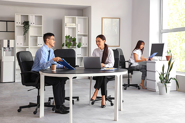 Mladí Číňané platí za falešná pracovní místa, připadají si pak užitečnější