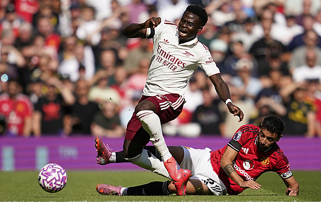 ONLINE: United hostí Arsenal, Chelsea jen remizovala. Nottingham táhl střelec Wood