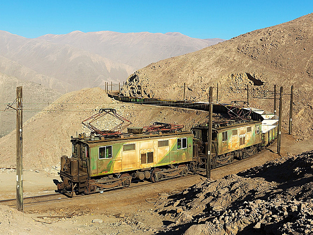 Nedopatření shora. Horskou železnici v nejvyprahlejší poušti světa zničil déšť