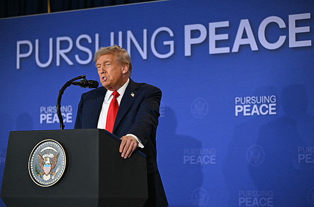 Ukrajina do NATO nevstoupí, Krym nezíská, píše Trump před schůzkou se Zelenským