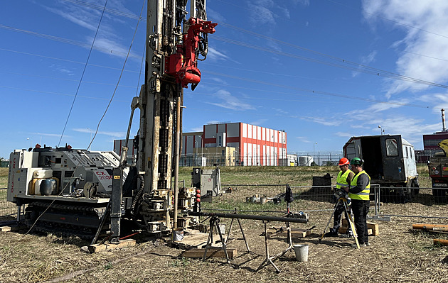 Až 200 metrů pod zem. Geologové vrtali u Temelína kvůli modulárnímu reaktoru