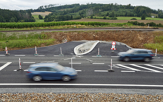 Kolem Dobré Vody na Telčsku už lze projet. Zbývá dokončit odbočku