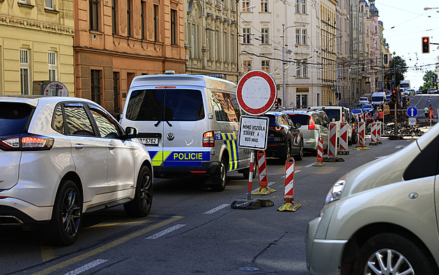 Řidiči v Brně kvůli souběhu uzavírek opět trpí, někteří ignorují zákaz vjezdu