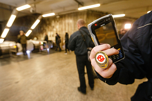 Zájem dělat revizora je nečekaně velký. Uchazeče lákají hlavně vysoké výdělky