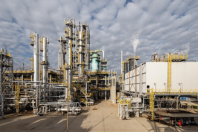 Zásobování palivy není ani po přerušení dodávek ropy ohroženo, potvrzuje Slovnaft