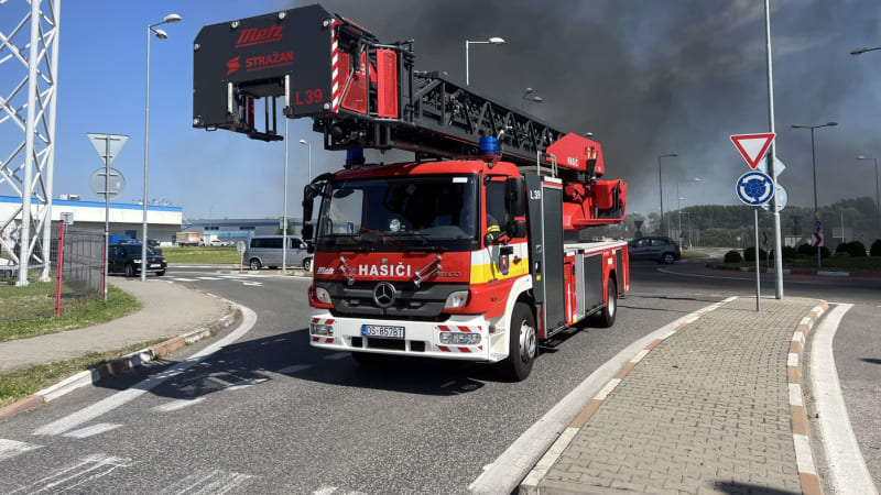Matka měla utopit ve vaně své děti a poté podpálit byt. Slovenské policii se údajně přiznala