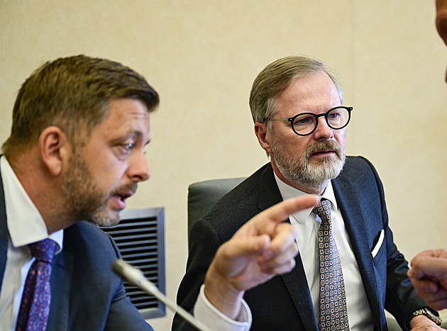 Vláda se schází po letní pauze. Má jednat i o stavu nebezpečí u Hustopečí