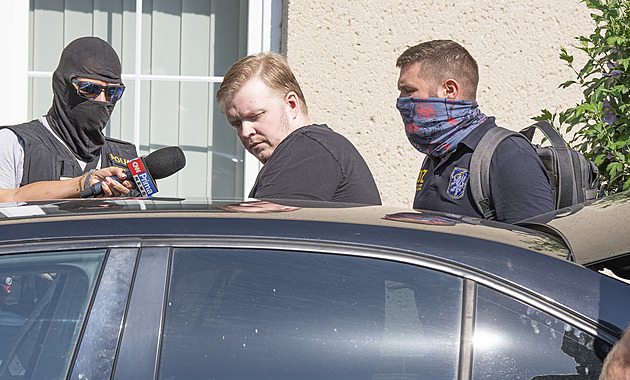 Zabavte počítače, než s bitcoiny uteče. Proč policie zatkla Jiřikovského a co řeší