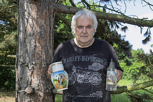 Jak soudruzi převlékali kabáty a komu chutná kastráčo. Číšnická legenda vypráví