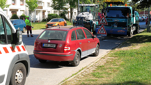 Dopravní bizár, zuří řidiči ve Žďáře. Kvůli souběhu uzavírek kolabuje provoz