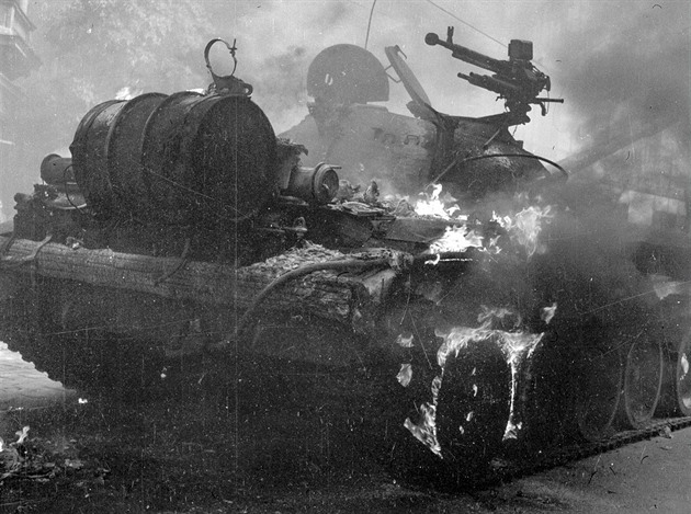 Šestnáctiletý student zachytil invazi 1968. Snímky ležely 50 let v šuplíku