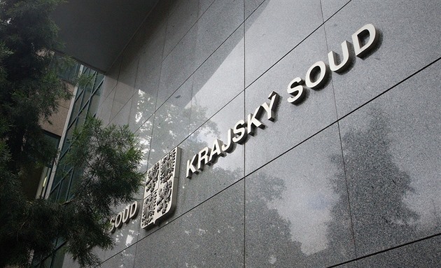 Členům drogového gangu hrozí až 18 let vězení, soud v Liberci dnes rozhodne