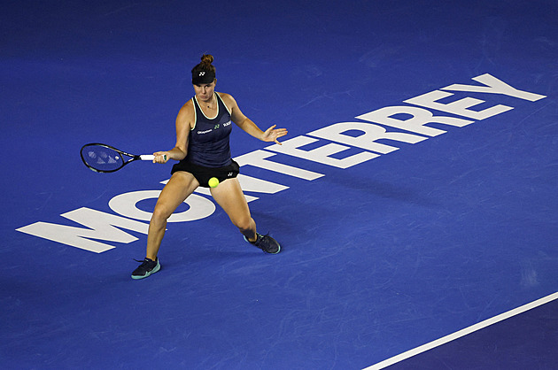 Nosková titul neobhájí, v Monterrey padla ve čtvrtfinále. O postup usiluje Bouzková