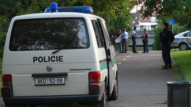 Střelec z Modřan chce zpět na Mírov. Mám tam jídlo a kamarády, křičel na policisty