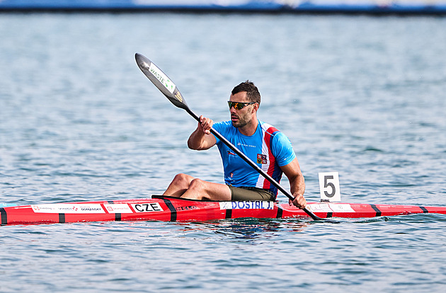 Dostál postoupil na kilometru do finále, o medaili zabojuje i kanoistka Řáhová