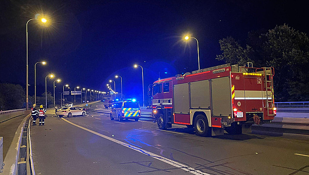 Při nehodě spadl z motorky, poté ho přejelo několik aut. D10 byla uzavřena