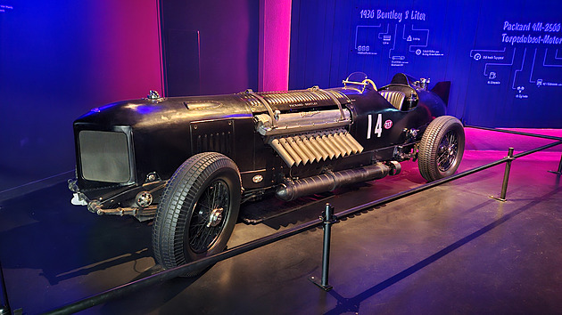 Ráj milovníků techniky: dvě muzea plná aut a letadel jsou tip na skvělý výlet