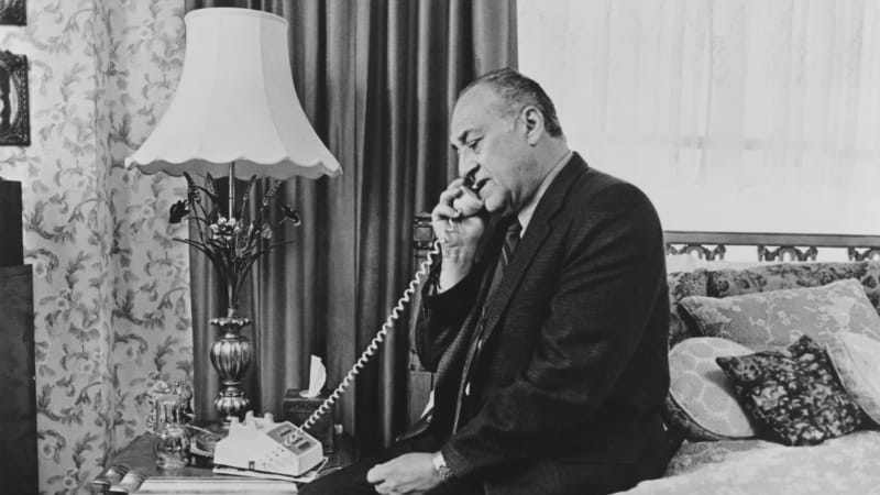 Zemřel populární hollywoodský herec. Adlera proslavily seriály, režíroval ho i Woody Allen