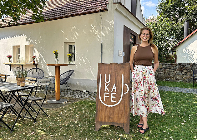 Potřebovala přírodu a zpomalit. Teď u synagogy ve Čkyni vaří kávu a peče dorty