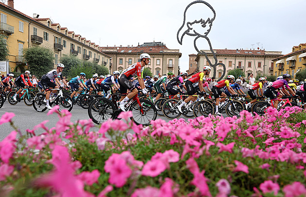 Vuelta ONLINE: Druhá etapa a hned dojezd na kopec. Do úniku se pouští Otruba