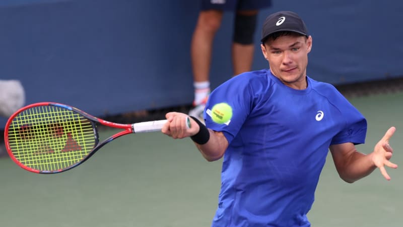 Skandál na US Open: Milionář ukradl dítěti čepici polského tenisty. Ten zburcoval internet