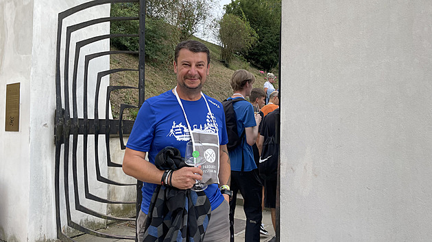 Na festivalu vína vloni bojoval o život, nyní si tam připil se svými zachránci