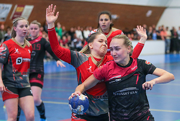 Ze Slavie do Plzně. Znám cestu mezi halou a bytem, usmívá se Vrbková