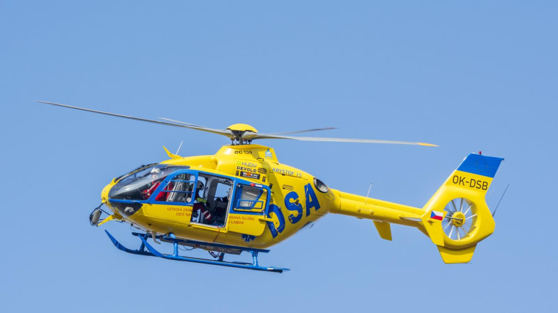 Exploze na party v Sušici: Výbuch zranil několik lidí, letěl pro ně vrtulník