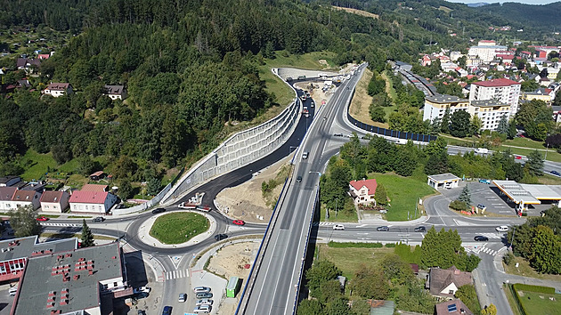 Obávaná křižovatka smrti ve Vsetíně je pryč, nahradila ji bezpečnější rampa