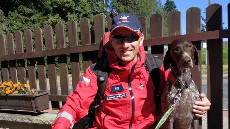 Život zasvětil pomoci ostatním, teď o ni záchranář Pavel žádá sám. Při paraglidingu ochrnul