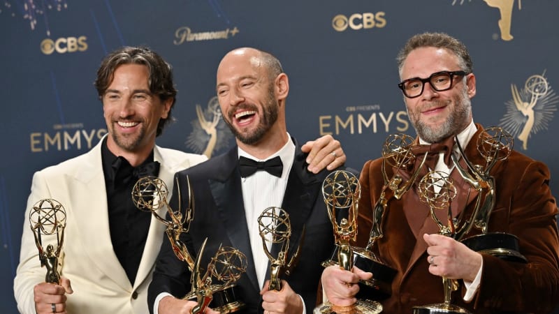 Ceny Emmy ovládla satira ze zákulisí Hollywoodu, bodovaly i seriály Urgent a Adolescent