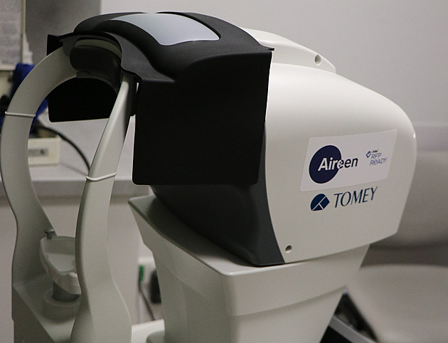 S vyšetřením zraku v novoměstské nemocnici pomáhá lékařům umělá inteligence