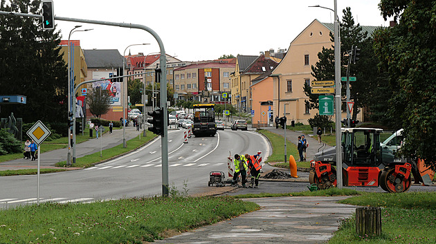 Střídání uzavírek. Řidiče čeká od čtvrtka při průjezdu sídlištěm změna