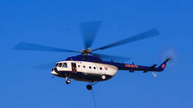 Dramatický přeshraniční zásah: Muži uprchli z Česka v BMW, po jednom dál pátrá vrtulník