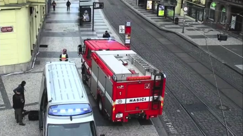 Poplach na I. P. Pavlova: Pyrotechnik zkoumal podezřelé zavazadlo, tramvaje jen projížděly