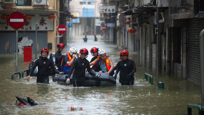Další katastrofa těžce zkoušených Filipín: V zemi udeřil tajfun Bualoi. Úřady hlásí mrtvé