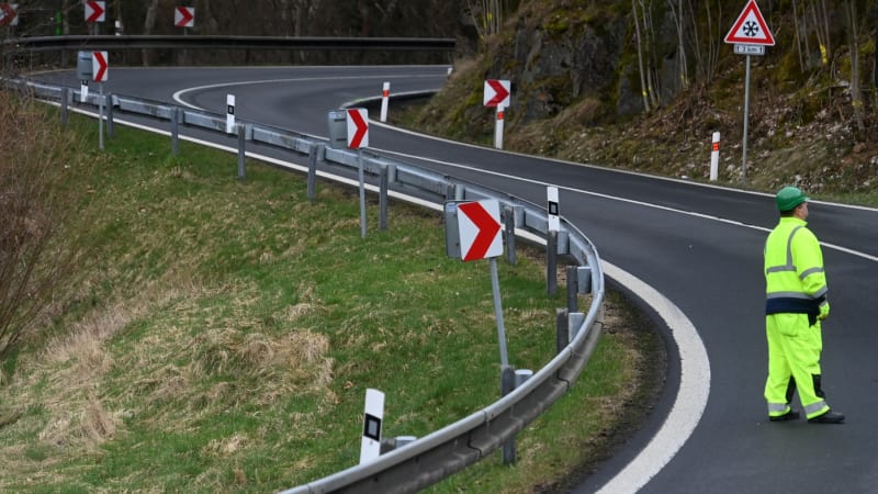 Silnice mezi Budějovicemi a Pískem naváže na obchvat. Renovace má předejít tragickým nehodám