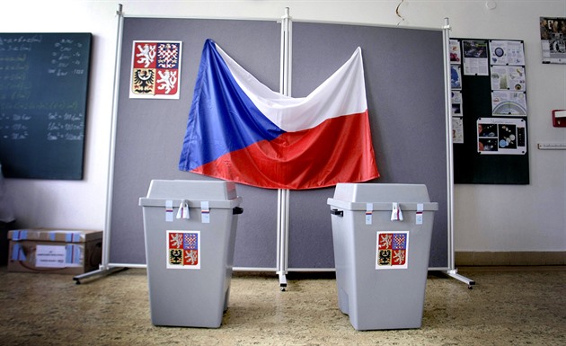 Volební kalkulačka 2025 napoví, koho volit. Ke které straně máte nejblíž?