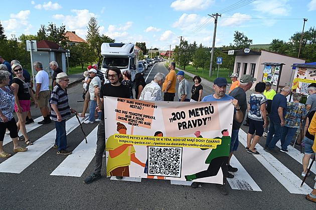 Potíže kvůli nehotové dálnici D49 trvají. Starostové se chtějí zbavit kamionů