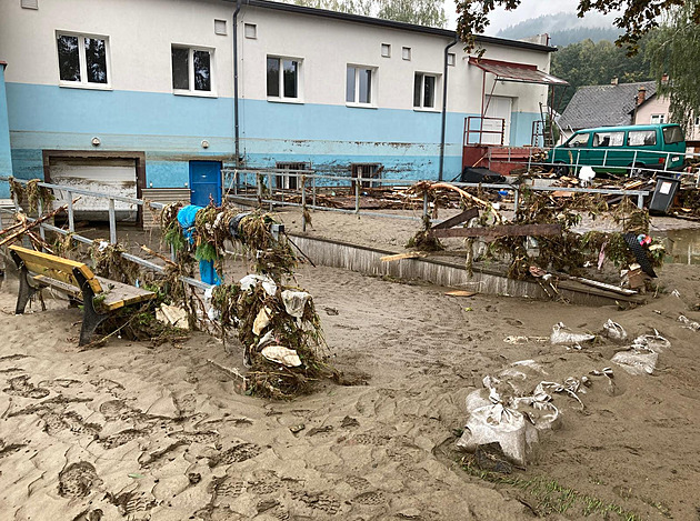 Pomoc po povodních zpožďuje vleklá byrokracie. Někde na dotace stále čekají