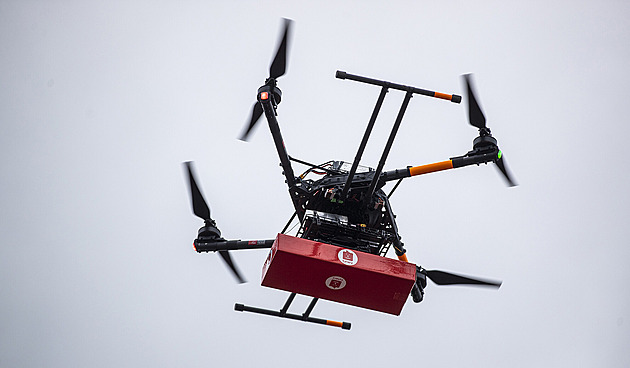 Doručování zásilek drony v Česku se blíží. Další kroky jsou na řadě už za rok v létě